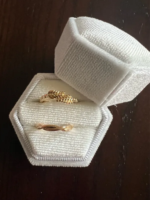 10k Gold Plated (2) in a Set Toe Rings NWT - Image 2