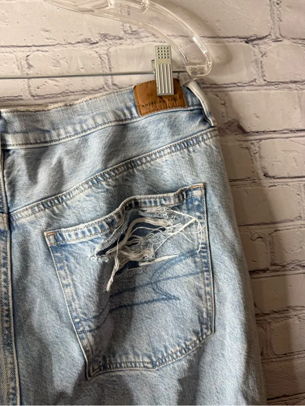 American Eagle women’s jeans 90s boyfriend 14 short - Image 6