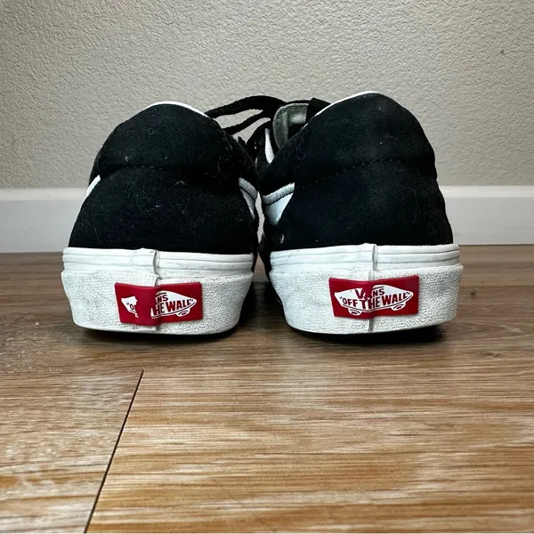 Vans Black Suede Unisex Low-Top Sneakers, Size 7.5 - Image 7