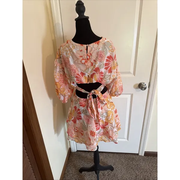 Hello Molly Lovely Limelight Cut Out Floral Dress Size 6 NWT - Image 3