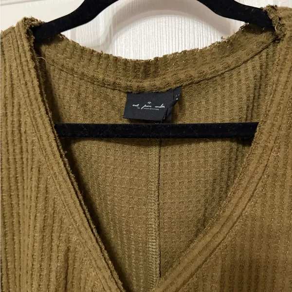 Out from Under x‎ Urban Outfitters green ribbed button front casual top small - Image 2