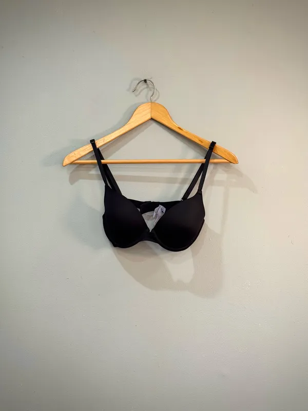 Black Victoria's Secret Wear Everywhere T-Shirt Bra Size 32C EUC - Image 3