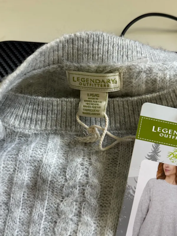 Legendary Outfitters Women’s Cable Knit Crewneck Sweater Light Gray Size L - Image 6