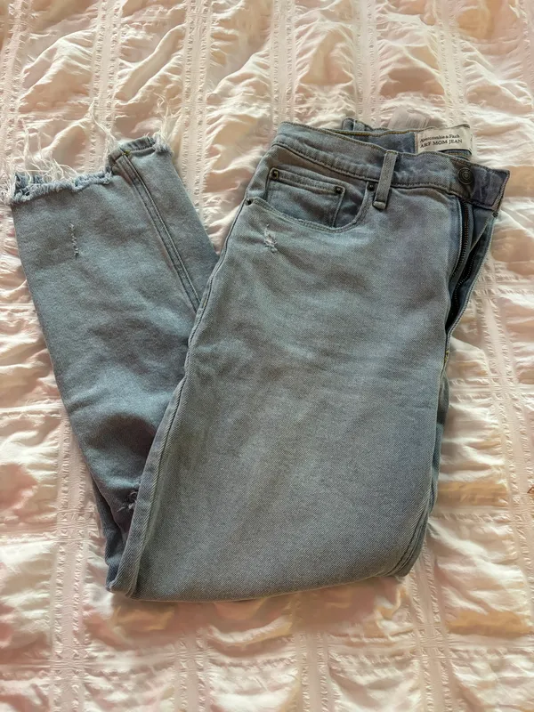 Abercrombie Jeans - Image 2
