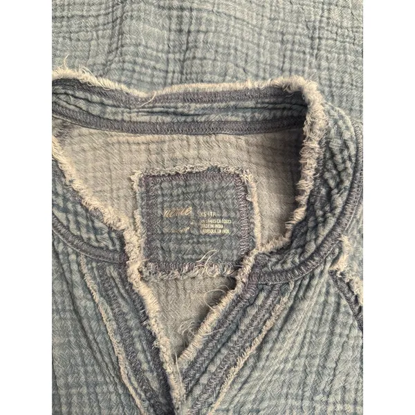 Aerie Women's Blue Gauze Button Down Long Sleeve Shirt Size XS - Image 7