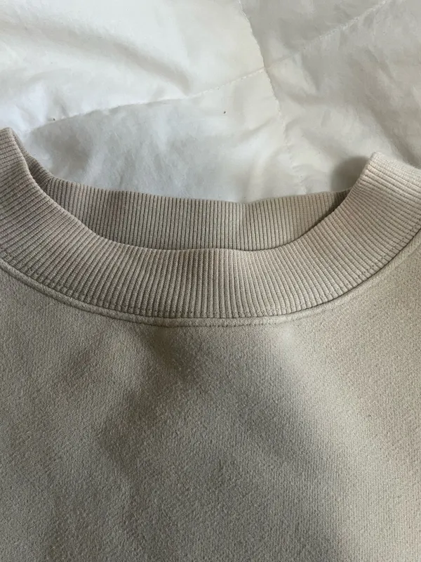 Aritzia TNA Cropped Crewneck - Image 3