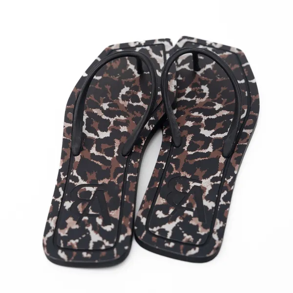 Veronica Beard -‎ Analee Flat Thong Sandals - Image 4