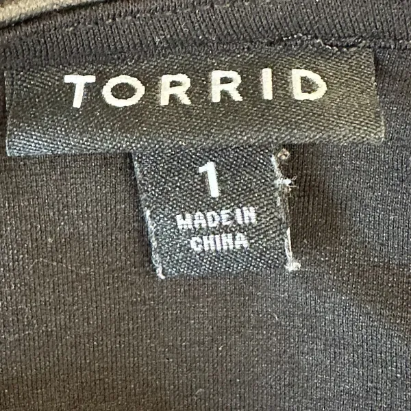 1X 14-16 Torrid black faux-leather panel fit-and-flare short-sleeve dress Mini - Image 4