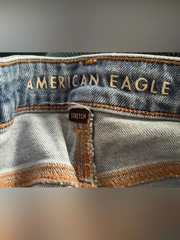 American Eagle Outfitter Light Wash High-Rise Ripped distressed Jeans Sz 4 denim - Image 9
