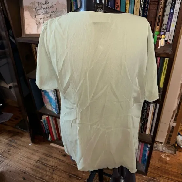 Lane Bryant sage green bling embroidered flowy 14/16 blouse - Image 3