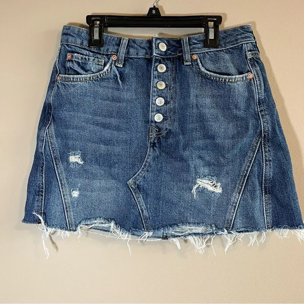 ✨ Free People We the Free Women’s Denim Button Fly Mini Skirt Raw Hem 29 - Image 2