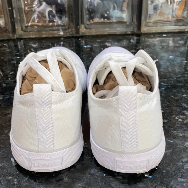 Levi's Anikin Classic White Canvas Cap Toe Sneakers Size 8 - Image 6