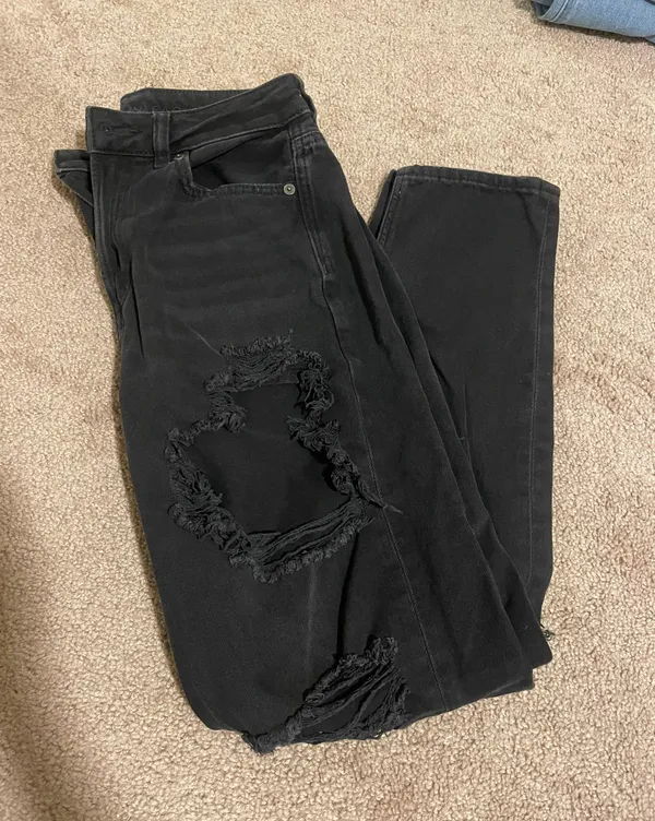 American Eagle Outfitters Moms Jeans - Image 2