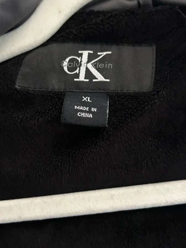 Calvin Klein Women’s Quilted Hooded Puffer Jacket with Faux Fur Trim XL - Image 12