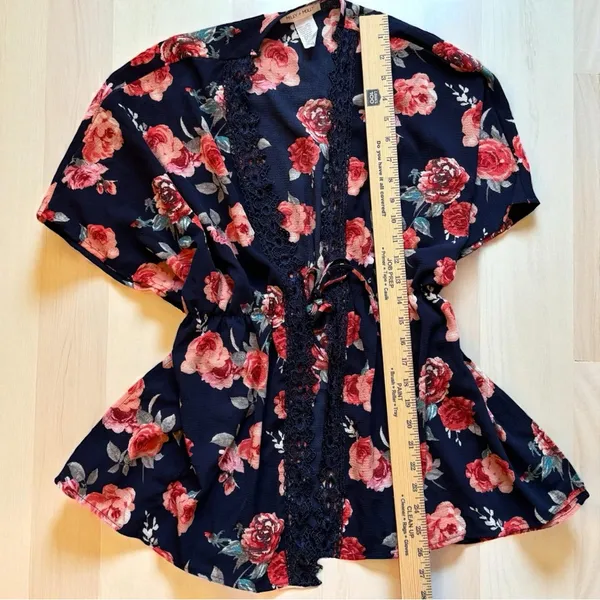 🌺 MILEY + MOLLY Navy Floral Kimono Tie-Front Cardigan – Medium - Image 8