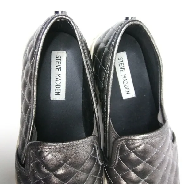 STEVE MADDEN Silver Quilted‎ Slip On Loafers Women's 8.5 B Sneaker - Image 4
