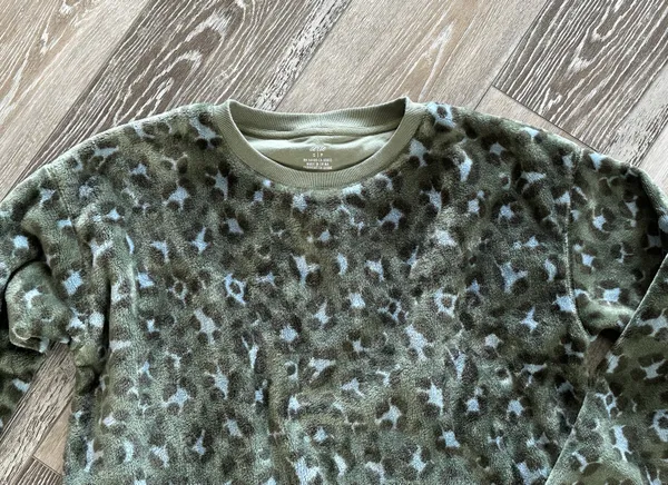 Aerie Sz S So Cozy Warm Fleece Pullover Sweatshirt Green & Blue Leopard Print - Image 4