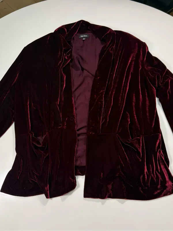 Well Worn Burgundy Velvet Blazer Size XXL - Image 2