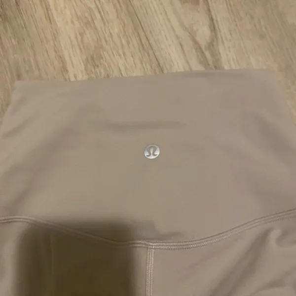 chrome align leggings size 2 28 inseam - Image 4