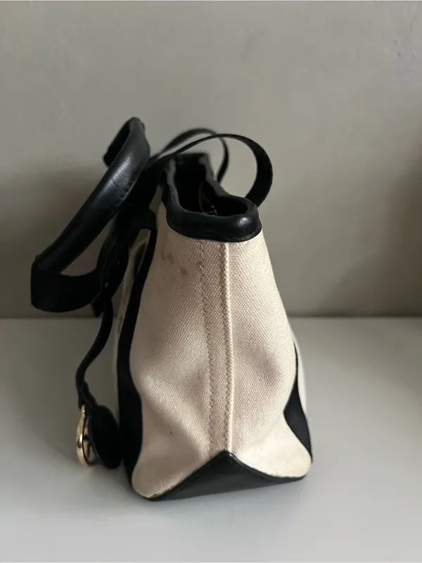 Michael Kors Small Off White Canvas Los Angeles Heart Tote Bag Black Trim Rare - Image 4