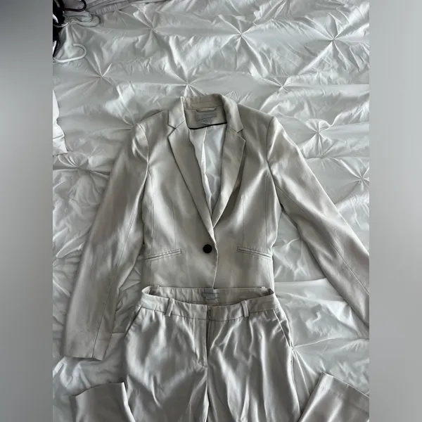 Elegant Beige Blazer and Pants Set Size 2 - Image 2