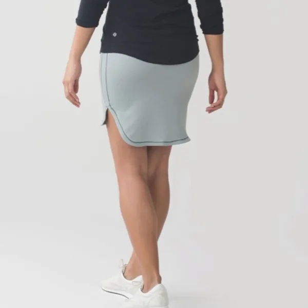 Lululemon city skirt high low size 10 - Image 2