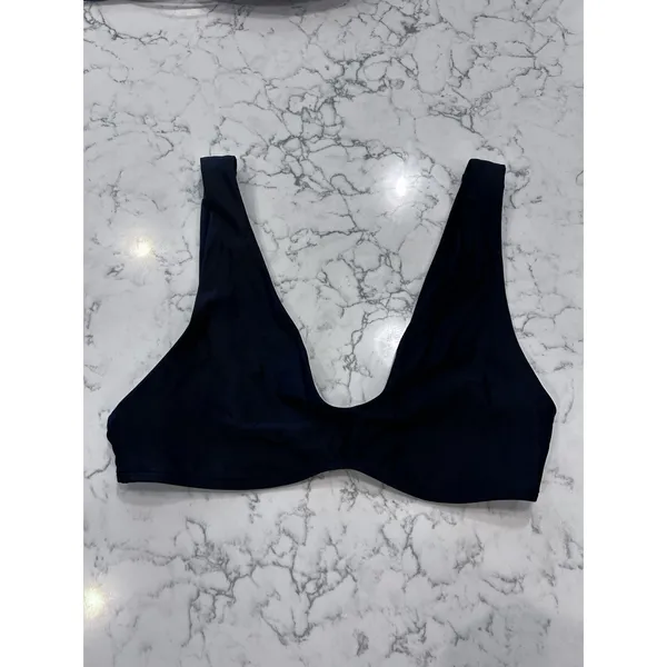 NWOT Quince Black Italian Plunge Bikini Top Size Large - Image 3
