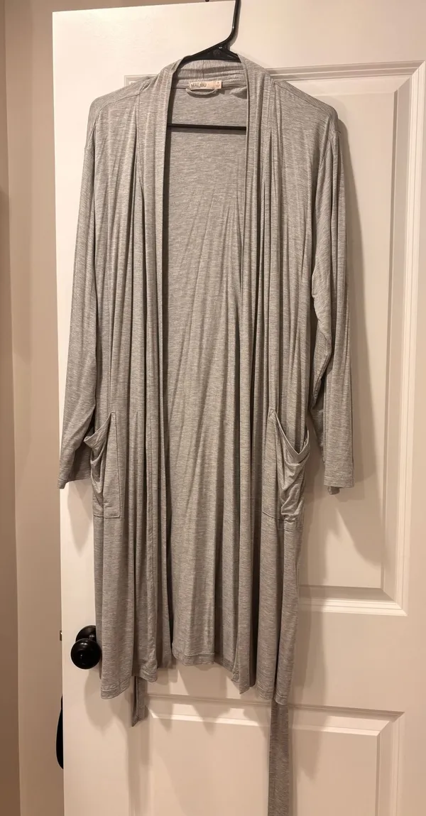 Barefoot Dreams Malibu collection robe - Image 2