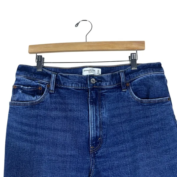 Abercrombie & Fitch The Mom High Rise Distressed Jeans Blue 90s Style Size 32/14 - Image 2