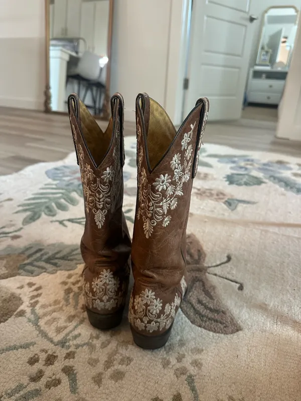 Cowboy Boots Brown Size 8 - Image 3