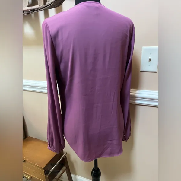White House Black Market Elegant Purple Ruffle Blouse - Image 4