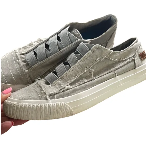 Blowfish Malibu Play Sneaker Women 8 Grey Beachy Distressed Canvas Slip On Shoes - Image 3