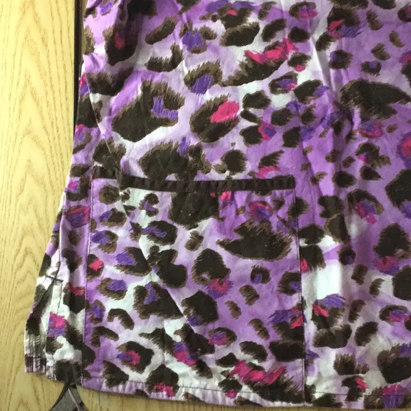 New Animal Print Scrub Top 2 Pockets Cotton Small - Image 7