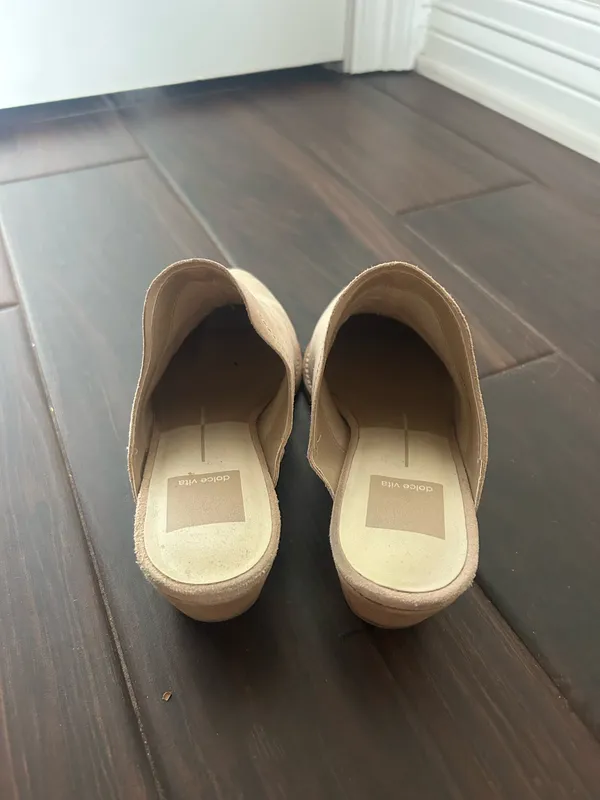 DV by Dolce Vita Shiloh Mules Western Stiching Low Stacked Heel Beige Suede Size 6.5 - Image 3