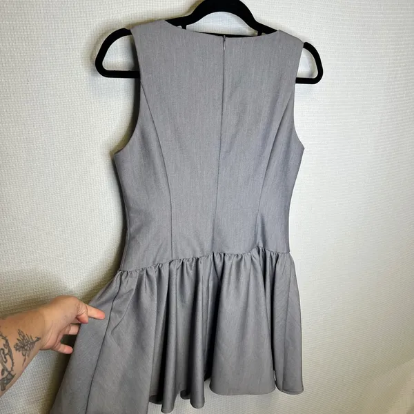 Commense Grey Sleeveless Peplum Mini Dress OA241205019 Medium Business Casual - Image 2