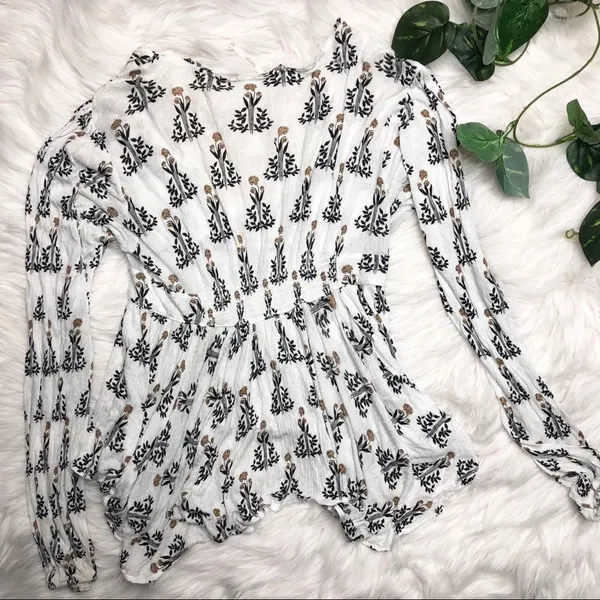 Free People Deep- V Floral Top - Image 2