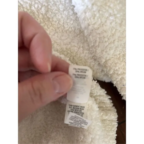 Aerie Fleece Hoodie Sweatshirt Heart Detail Cream Size Medium - Image 4