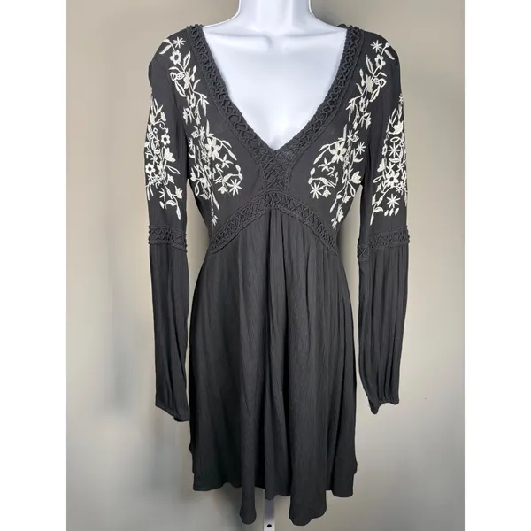 Francesca's Blue Rain Embroidered Boho Peasant Mini Dress‎ S Johnny Was Vibes - Image 2