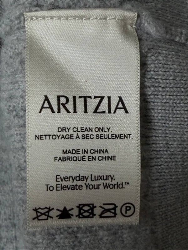 Aritzia 100 percent wool Light Gray Cable Knit Crewneck Sweater size M EUC - Image 3