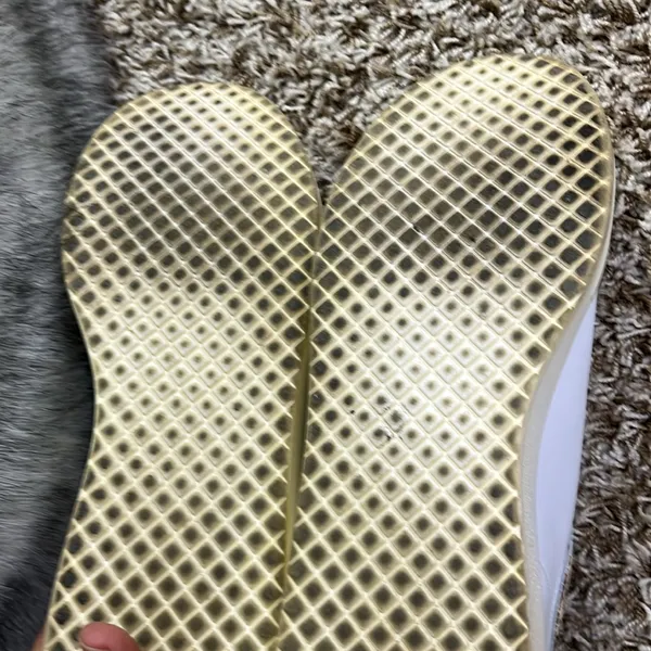 Steve Madden 7.5 sneakers with snake skin accents - Image 5