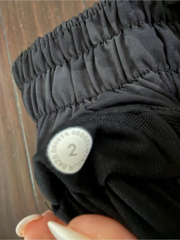 Lululemon Hotty Hot Black Camo Women's Performance Shorts 2 - Image 4