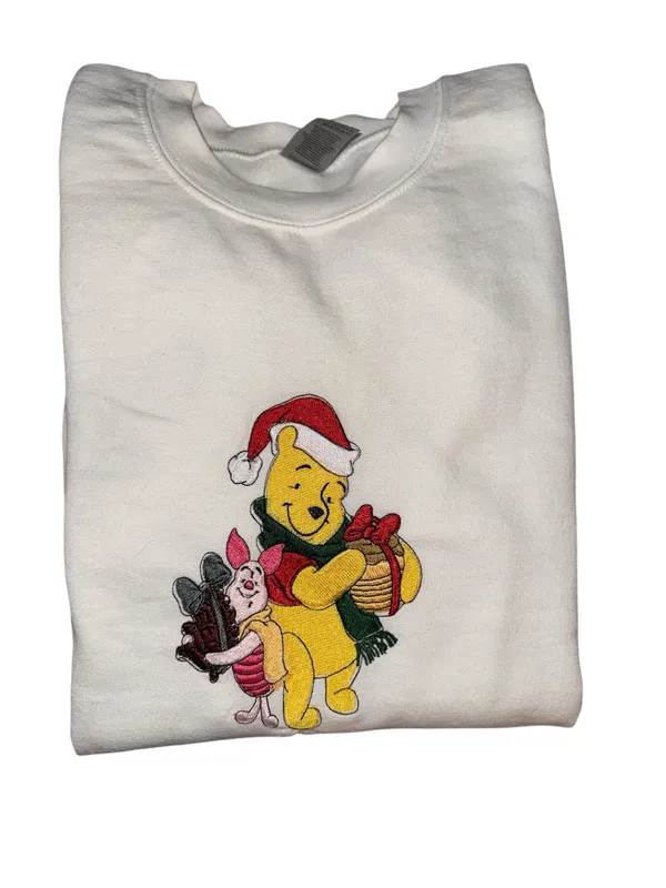 Gildan Christmas Pooh & Piglet sweatshirt - Image 3