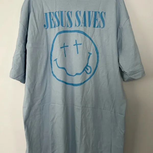 New glo 2X Jesus Saves dusty blue T shirt God’s love overcomes - Image 5