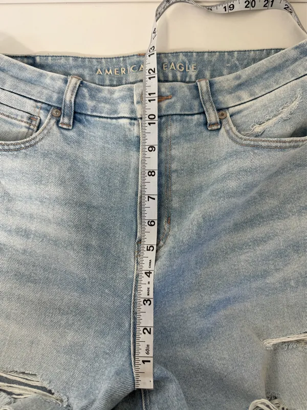 American Eagle Curvy Mom Jeans Light Wash Ripped High Rise 10 Short - Image 8