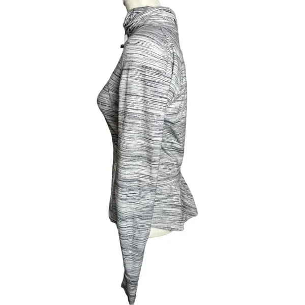 Lululemon Peplum Back Light Jacket Size 6 Gray - Image 2