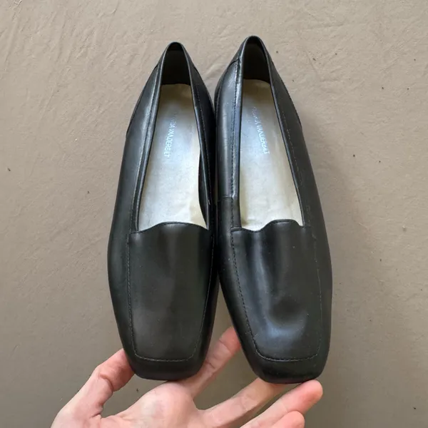 Vintage Gloria Vanderbilt Leather Square Toe Flats - Image 4