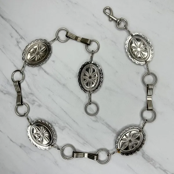 Western Concho Silver Tone Chain Link Belt Extra Small/Small (XS/S) ✨ - Image 2