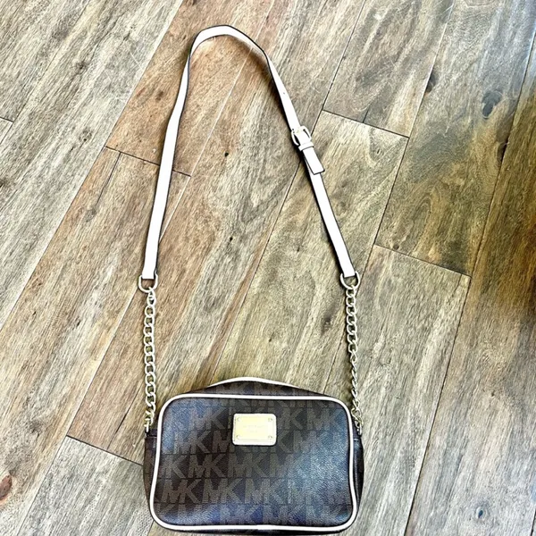 Michael Michael Kors
Monogram Shoulder Bag - Image 3