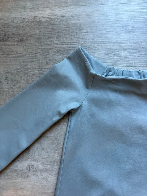 TUCKERNUCK Miranda Off The Shoulder Top Size S In Slate Blue Feminine Preppy - Image 4