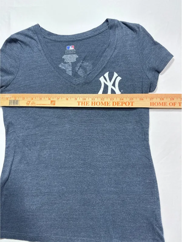 Vintage 2012 New York Yankees MLB V-Neck Tee - Great Catch! - Image 4